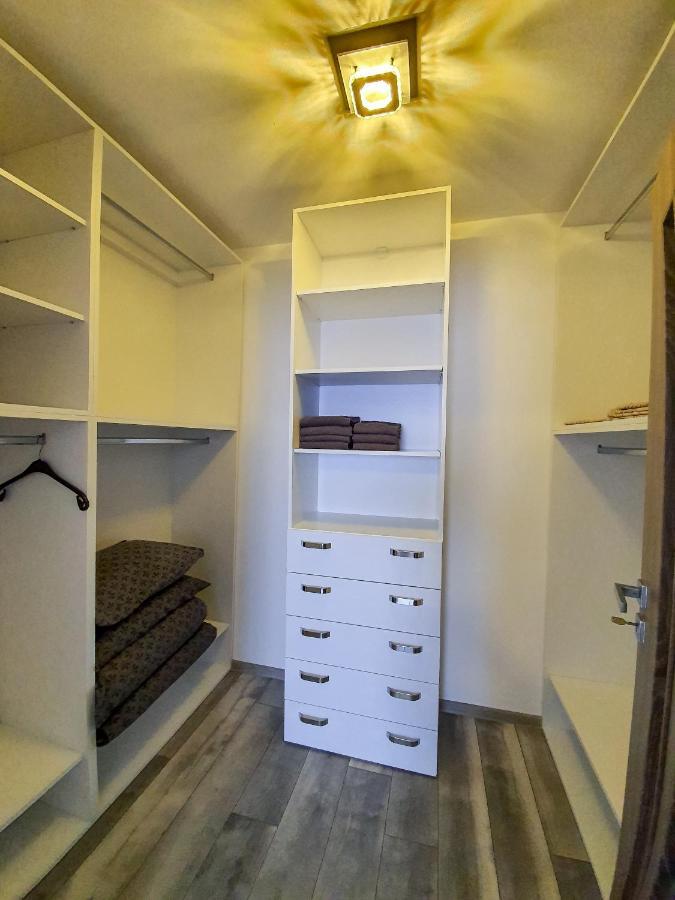 Central.Deluxe.Apartament.Nagyvárad Kültér fotó