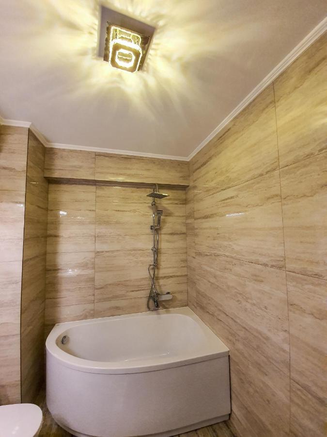 Central.Deluxe.Apartament.Nagyvárad Kültér fotó