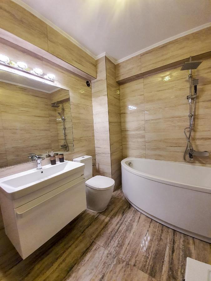 Central.Deluxe.Apartament.Nagyvárad Kültér fotó